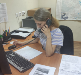 Специалисты Управления Росреестра продолжают консультирование граждан о соблюдении обязательных требований земельного законодательства